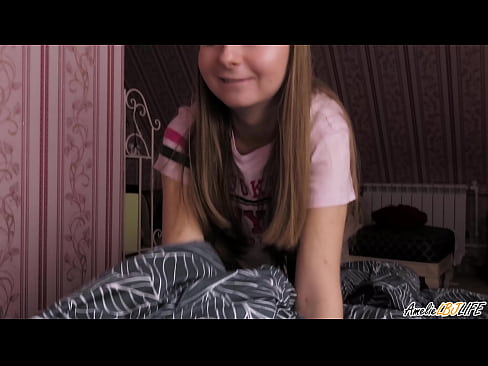 ❤️ Blonde Sucks her Best Friend Deeply και παίρνει σπέρμα στο στόμα της ❤️ Σούπερ πορνό